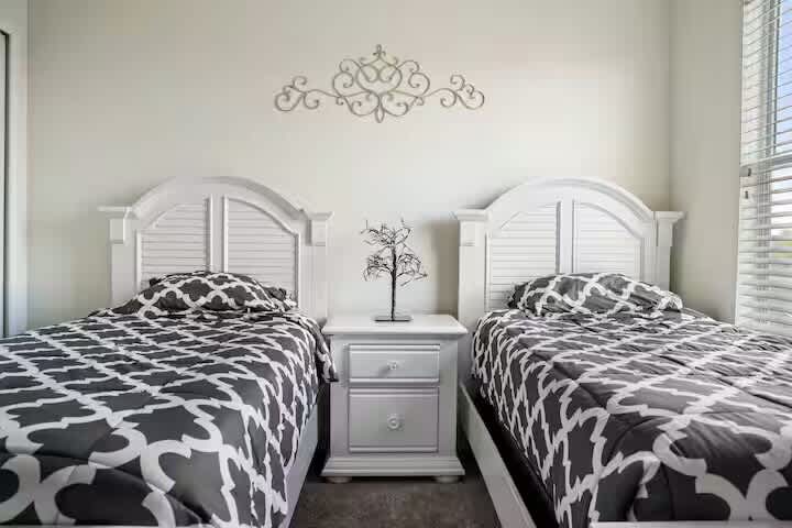 9045 Hazard — Photo 52