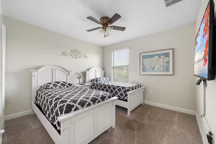 9045 Hazard — Photo 58